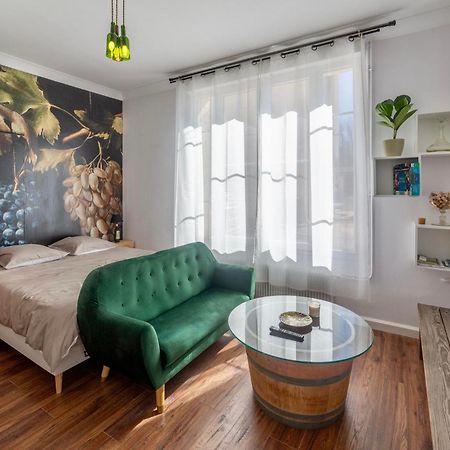 Suite Grand Cru - Spa & Terrasse Arveyres Extérieur photo