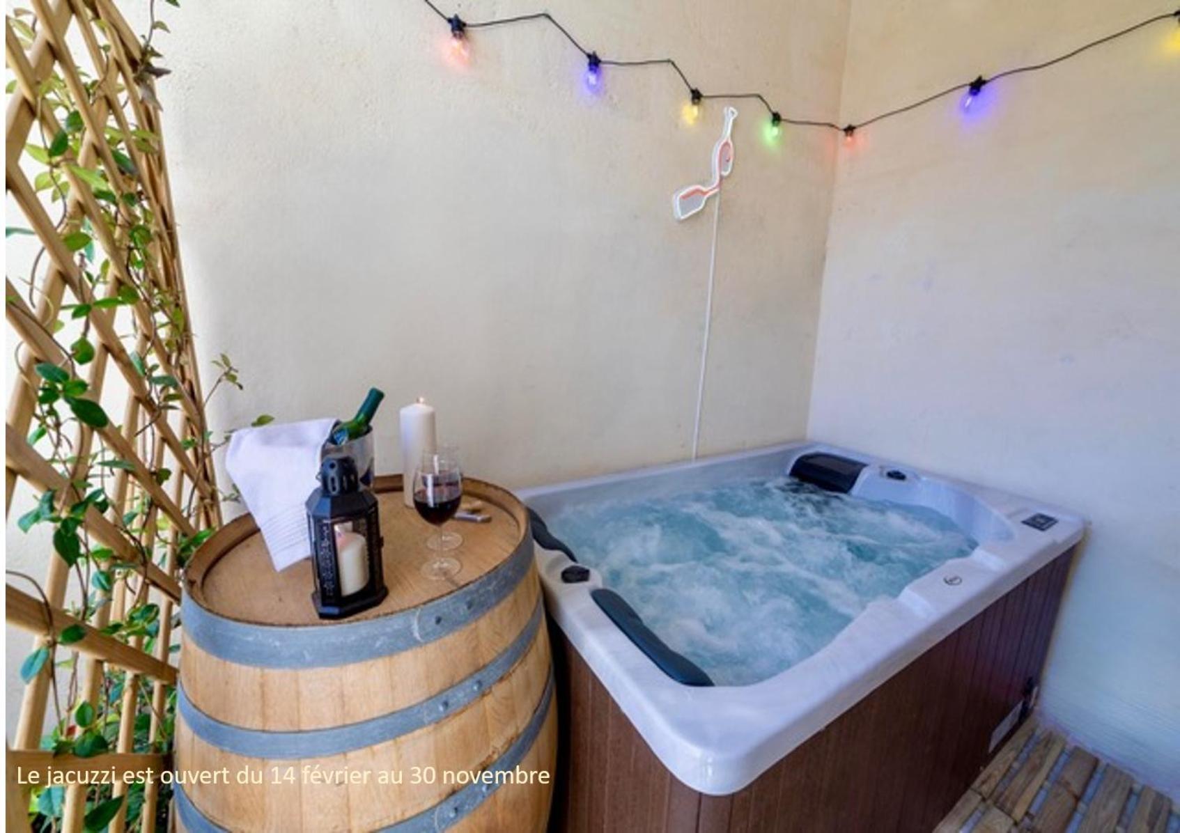 Suite Grand Cru - Spa & Terrasse Arveyres Extérieur photo